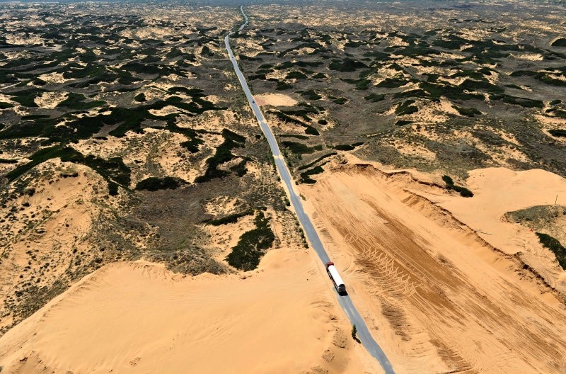 陕西榆林横山 毛乌素沙漠(2011年6月)