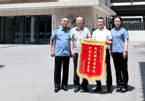 图片1 图片1